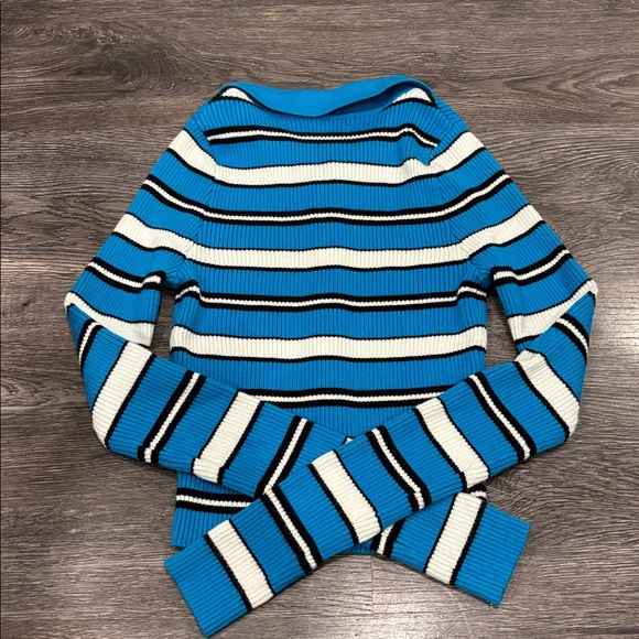 Superdown Keyara Button Up Top in Blue Multi - Picture 6 of 6